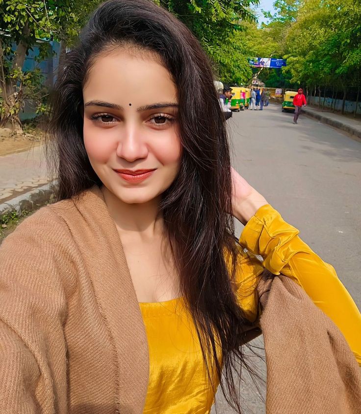 Cute-Traditional-Girl-DP