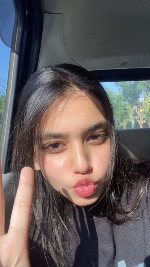 Instagram-Model-Girl-DP