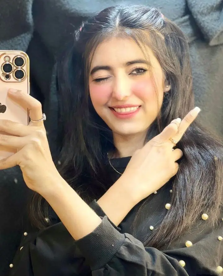 attitude-attitude-girl-dp-for-instagram