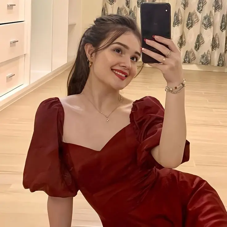 attitude-girl-aesthetic-dp-for-whatsapp