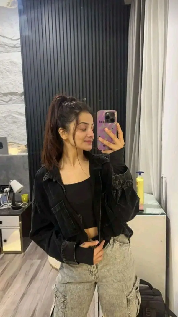 attitude-girls-dp-for-whatsapp