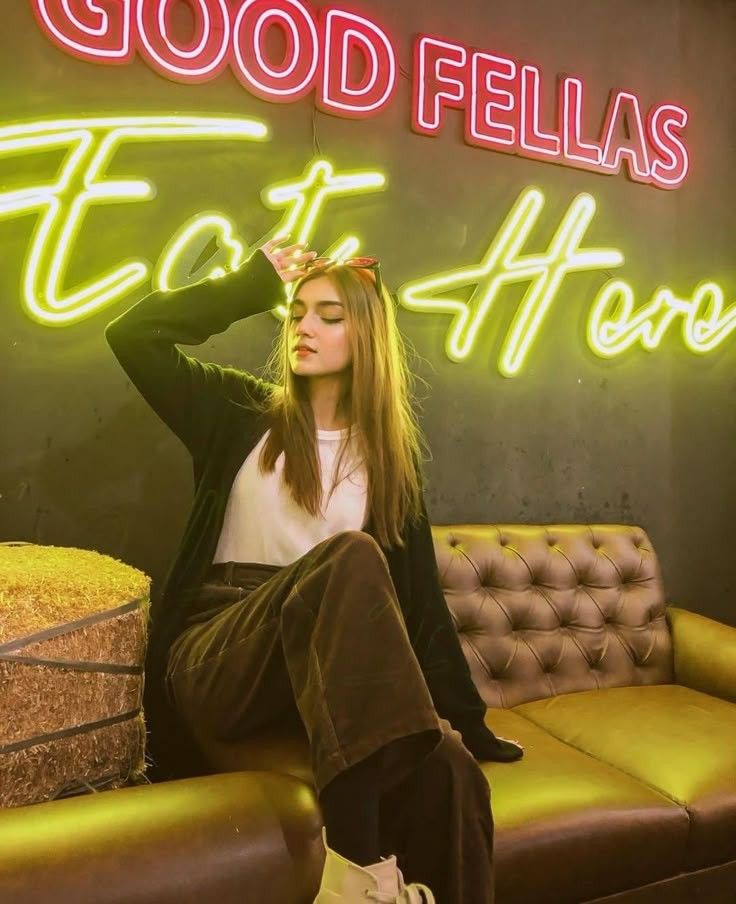 beautiful-attitude-girl-dp-for-whatsapp