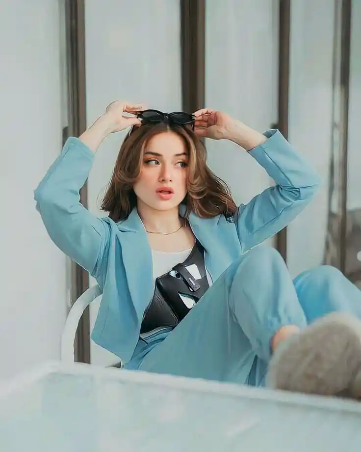 beautiful girls dp for WhatsApp