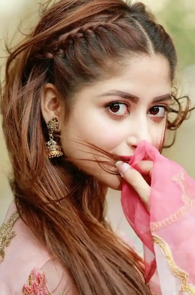 beautiful girls dp for WhatsApp