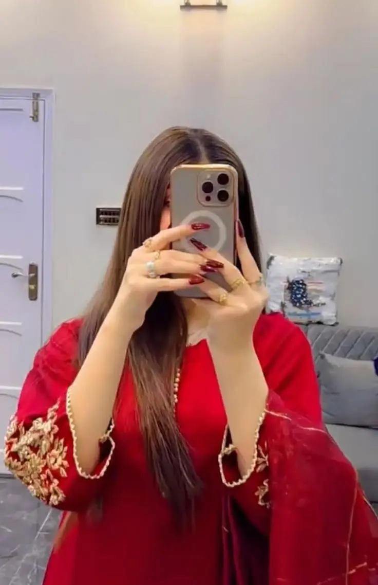 best-attitude-girls-dp