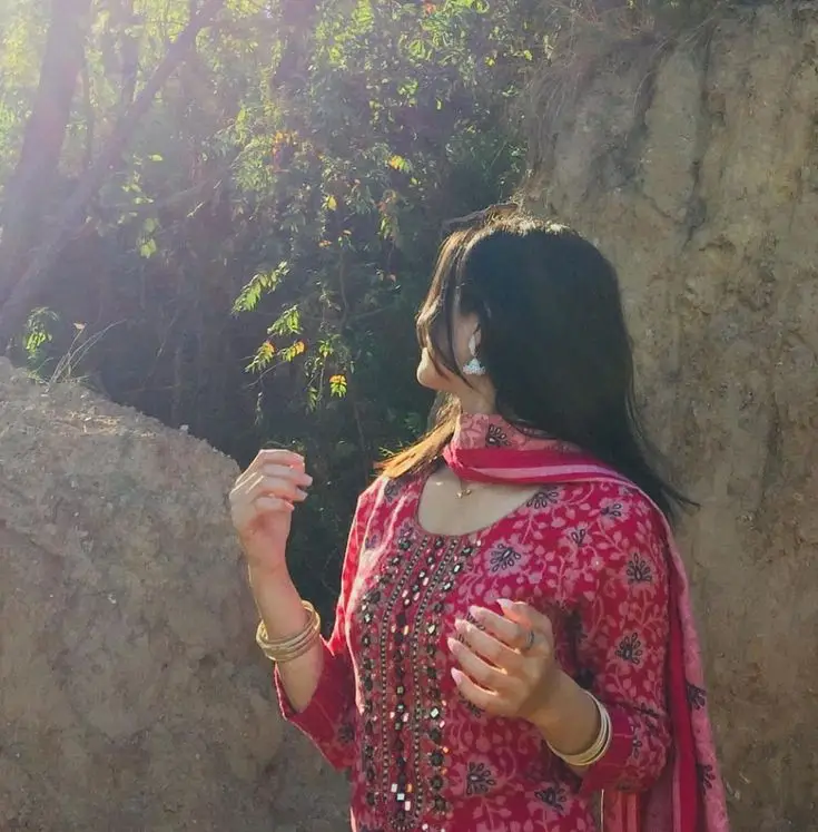 bike-attitude-girl-dp