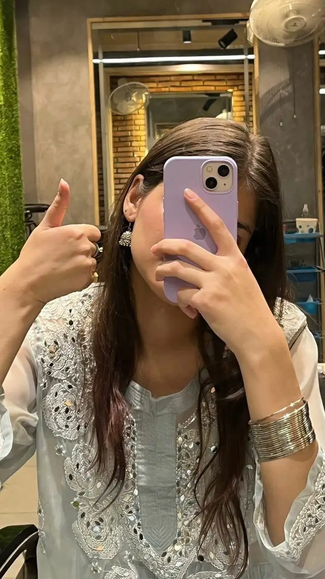 cute-single-girl-dp-cartoon-1