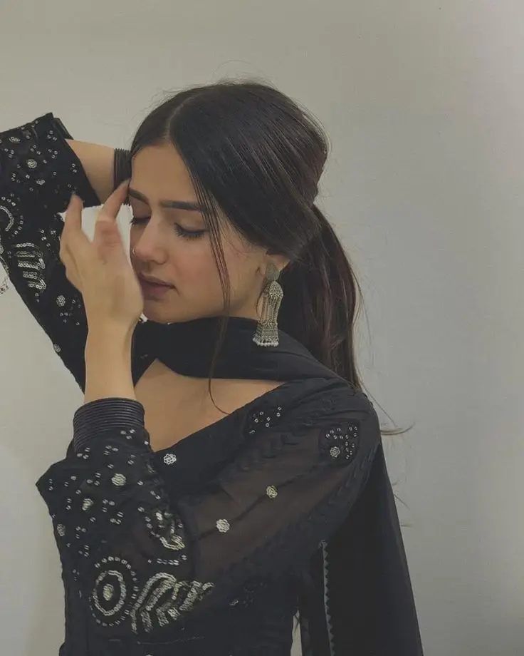 single-girl-attitude-dp-download