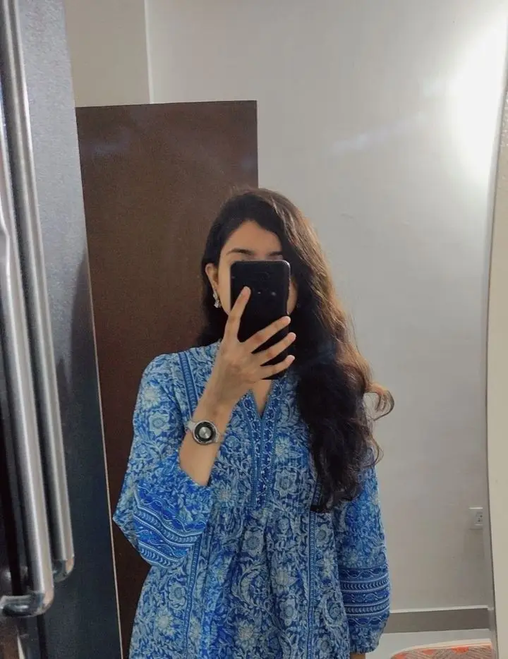 single-girl-dp-alone-2