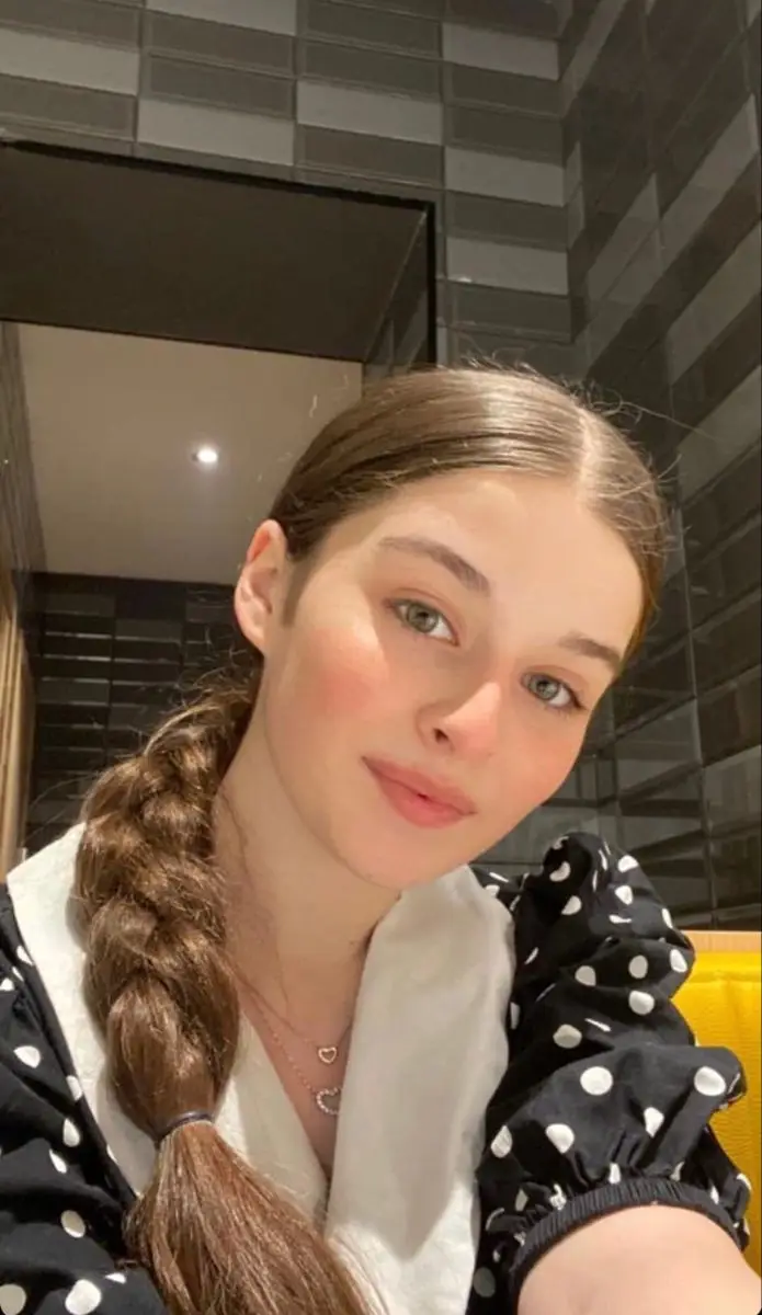 single-girl-dp-instagram-aesthetic-simple-1